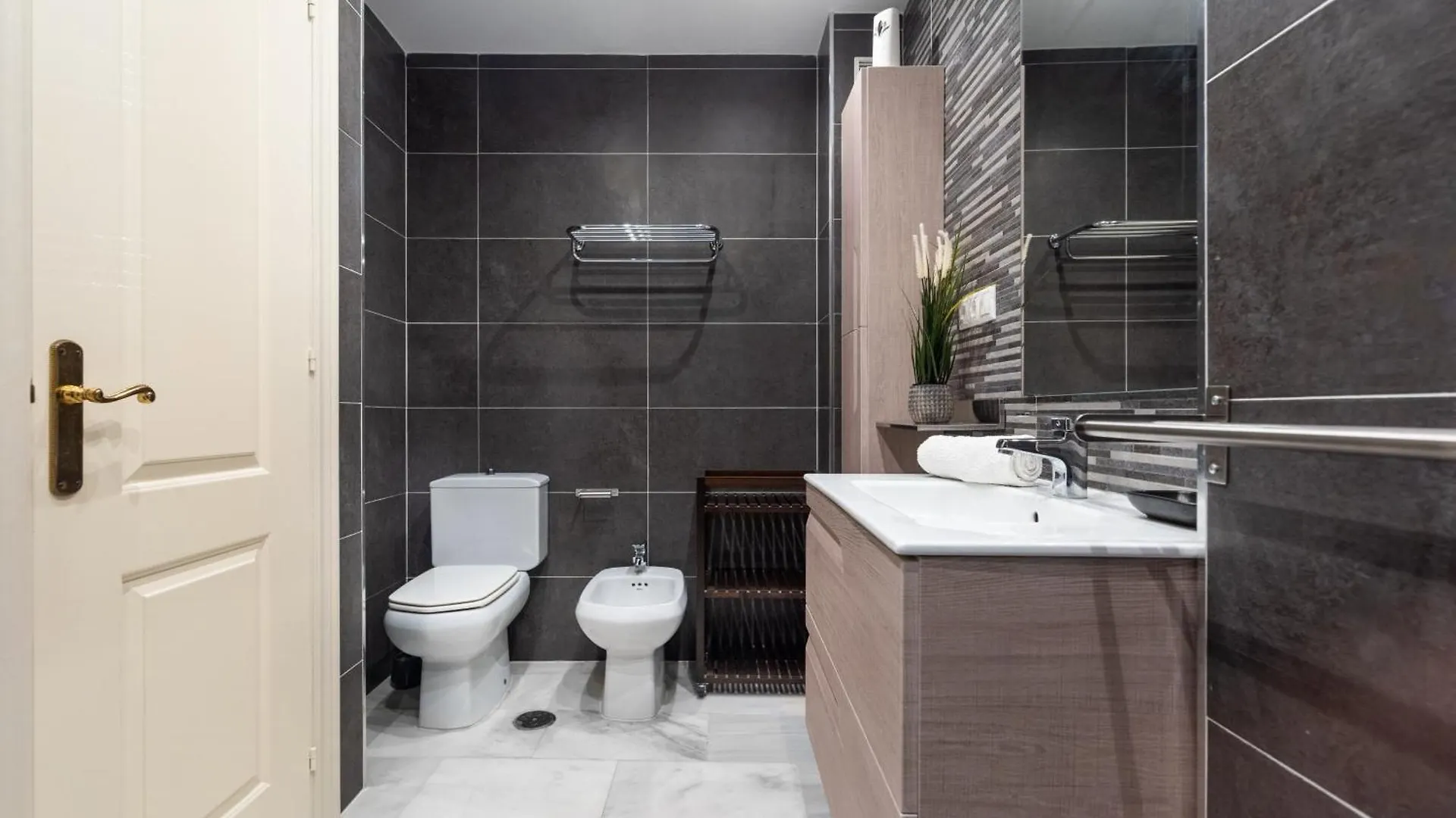 Aquamijas - 2 Bedroom Apartment In Las Lagunas Fuengirola 0*,  Spain